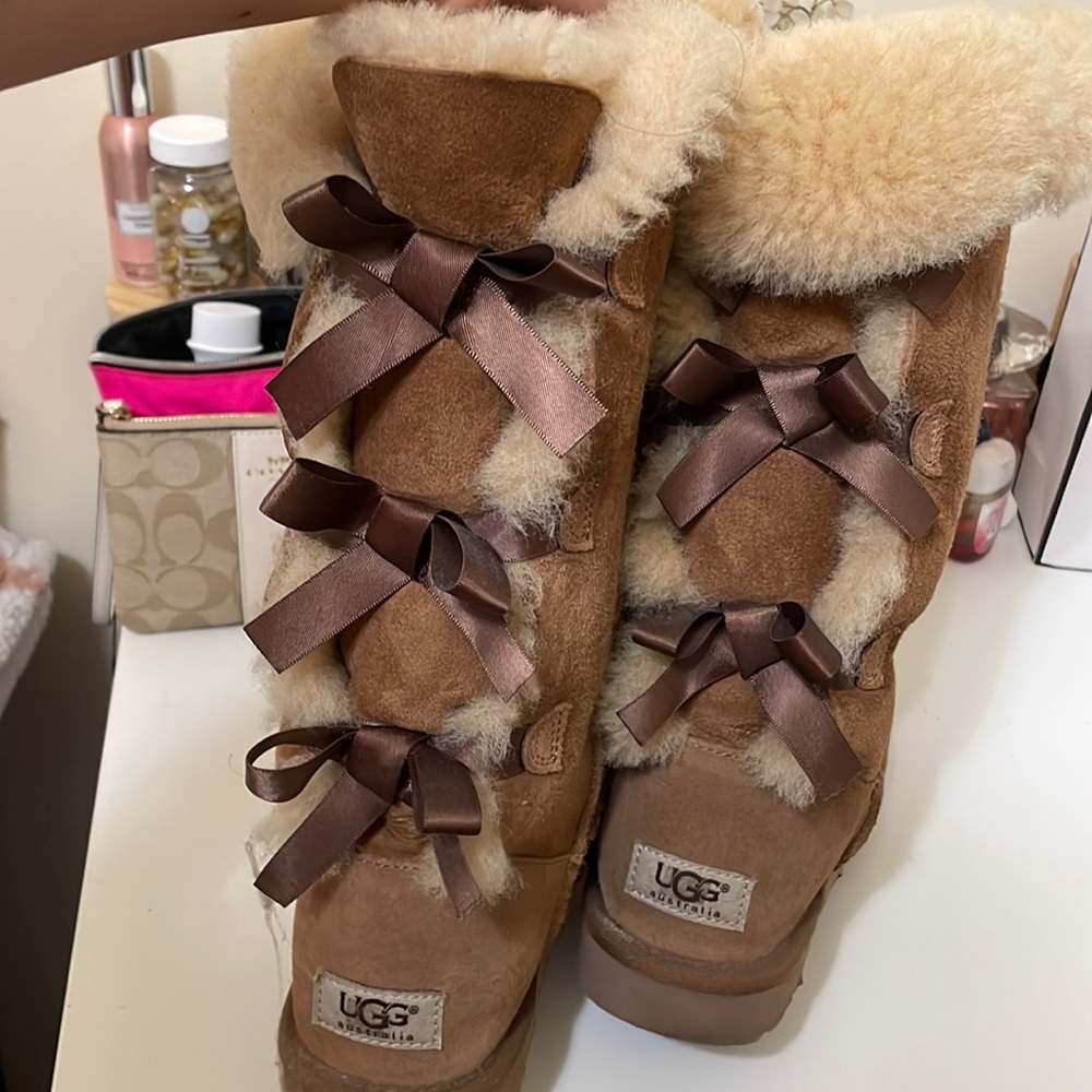 COPY - Bailey bow Ugg boots